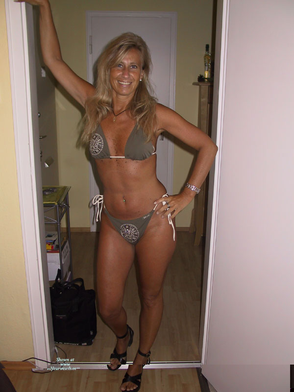 Pic #1 Susanna Is Back From Holiday