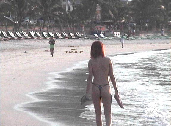 Pic #1H.K. Girl in The Beach 1