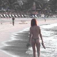 Pic #1H.K. Girl in The Beach 1