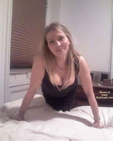 Pic #1Valerie's Asshole Spread Open