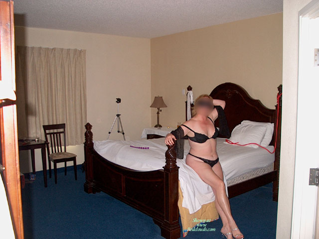 Pic #1Love 4 Poster Beds