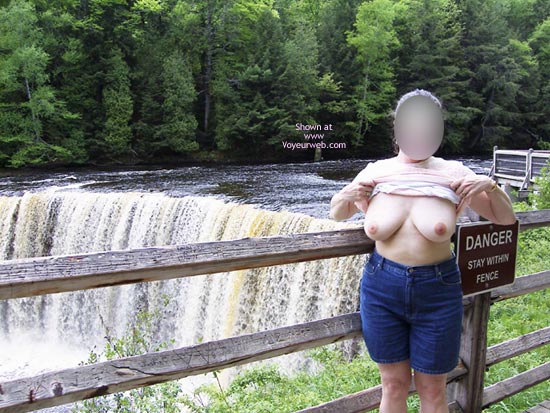 Pic #1Exposing My Largess