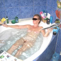 Pic #1Ma Femme Rousse Naturelle - La Salle De Bain