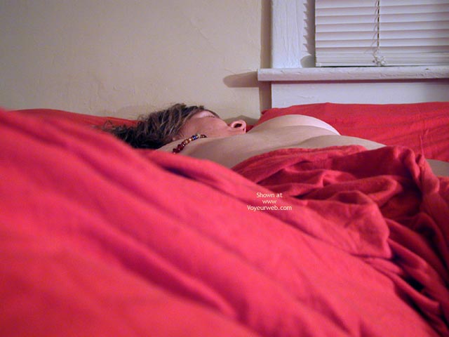 Pic #1Oh Wife Rolling In The Red Sheets 1
