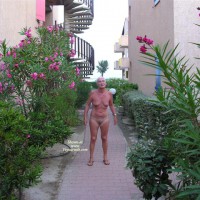 Pic #1Dominique En Vacances Dans Le Sud De La France