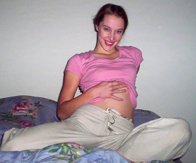 Pic #1Mall Punk Kelsey Stays Quiet