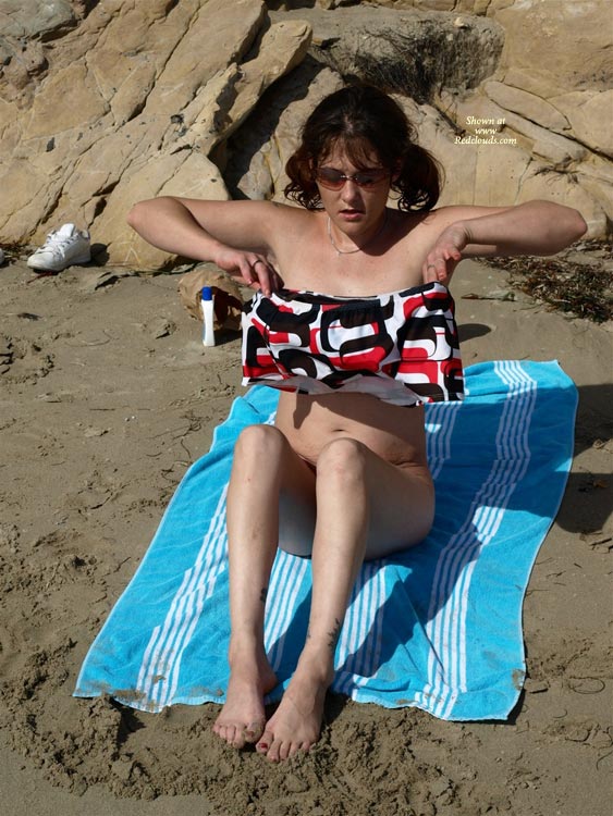 Pic #1Beach Milf (Legs Up)