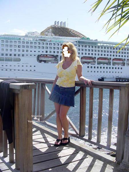 Pic #1Brooke'S Cruise Upskirt
