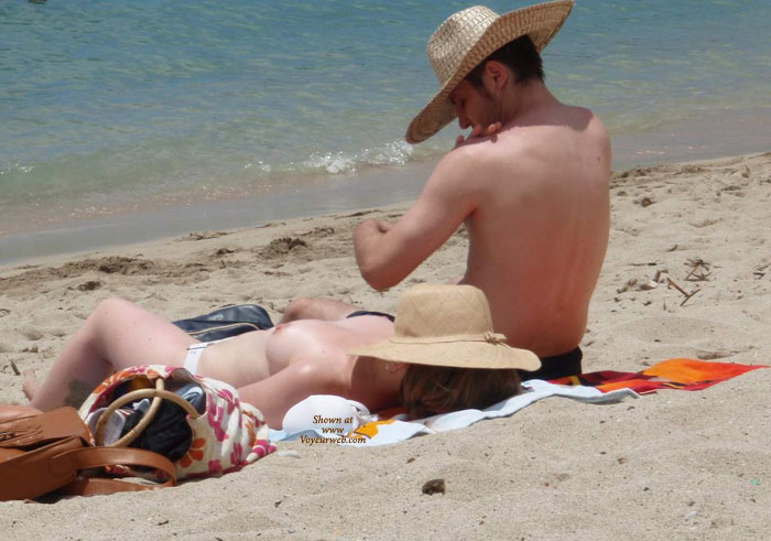 Pic #1 English Boobs At Reunion Island