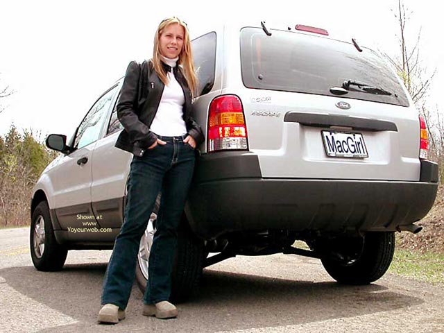 Pic #1*Tw Julie And Her Toy