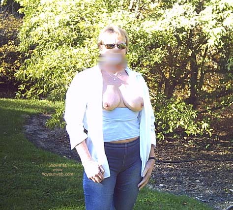 Pic #1Amanda Exposed In Public