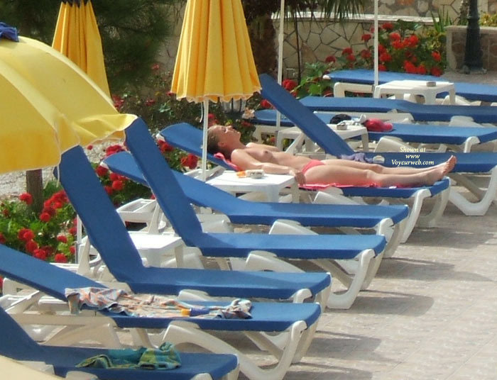 Pic #1 Hot Milf Tanning