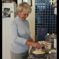 Pic #1Tw Sensually62 Bakes A Cake