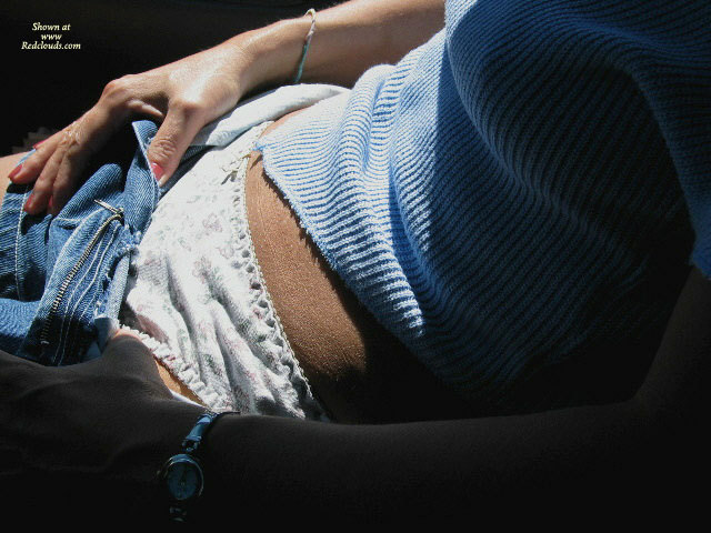 Pic #1"outdoor Pussies" Contest