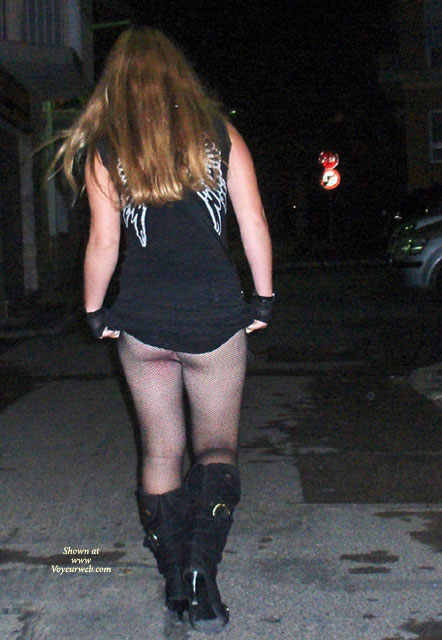 Pic #1Flashing Girl 19 Yo