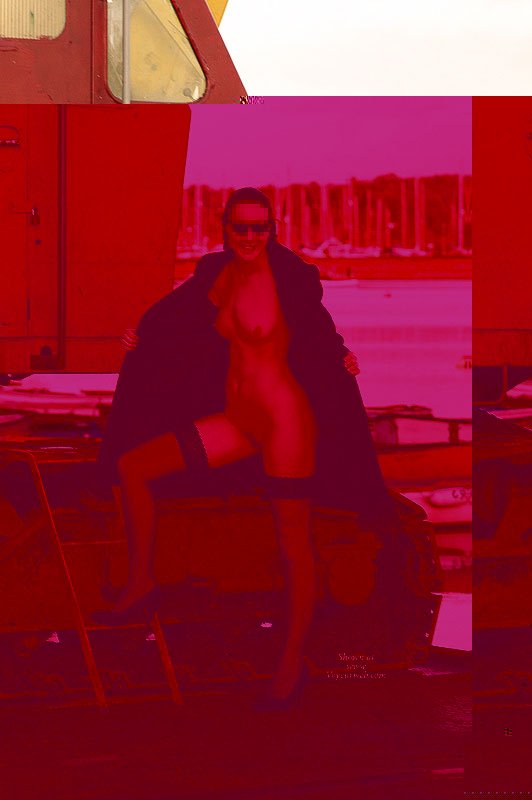 Pic #1 Gslut Publicly Shown