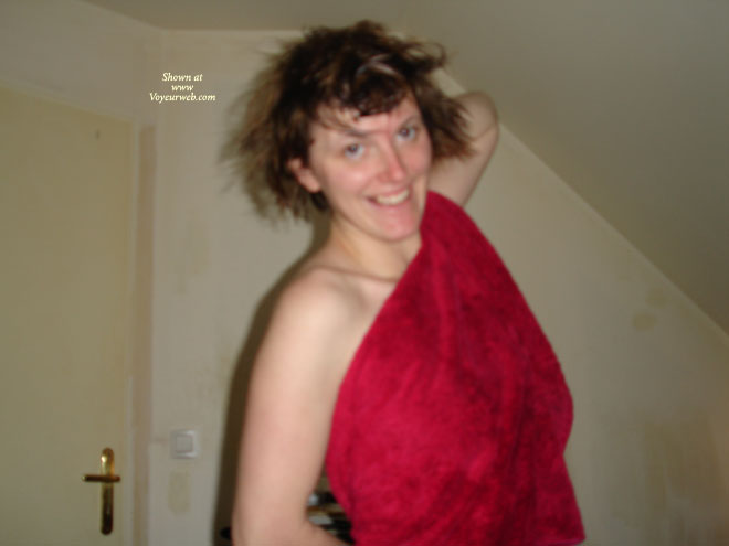 Pic #1Elodie Nude