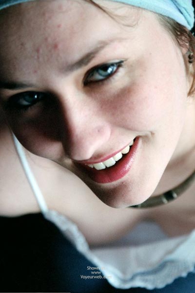 Pic #1Doizette A Slow Strip To Nude