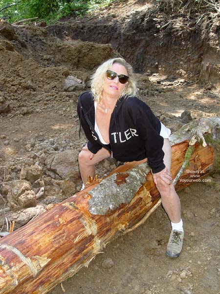 Pic #1Ashley Woodin It