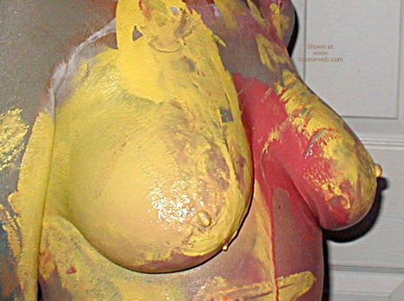 Pic #1Starving Artist Undresses