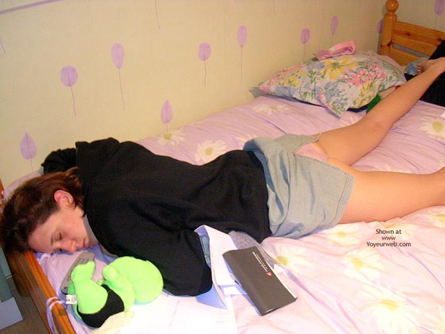 Pic #1Bu Tina'S Butt On Bed