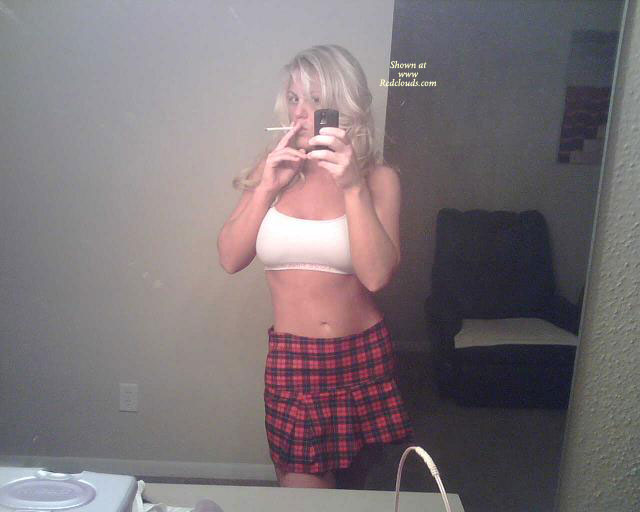 Pic #1Smoking Vicki's 2nd Try