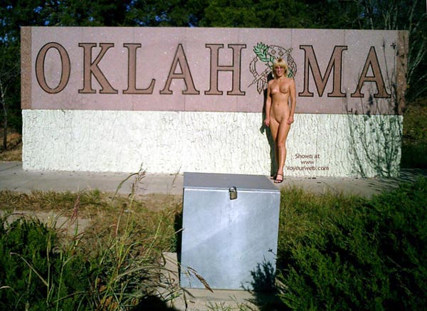Pic #1Leigh Invades Oklahoma