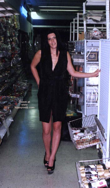 Pic #1Raven Goes Shopping