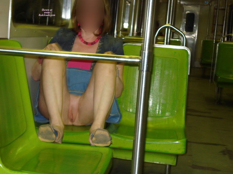 Pic #1The Queen - Metro 2