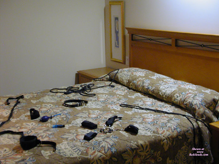 Pic #1Tied In Hotel