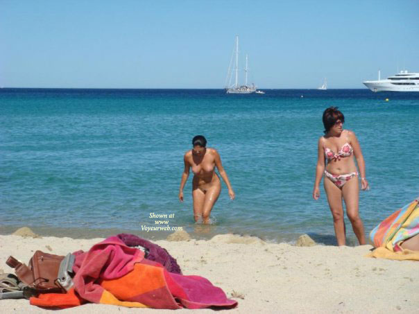 Pic #1Nude A Regular Beach