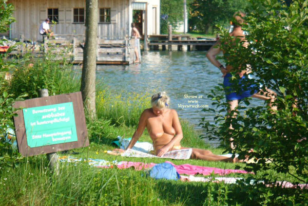 Pic #1 Woman Over 50 Showing Her Nice Big Boobs